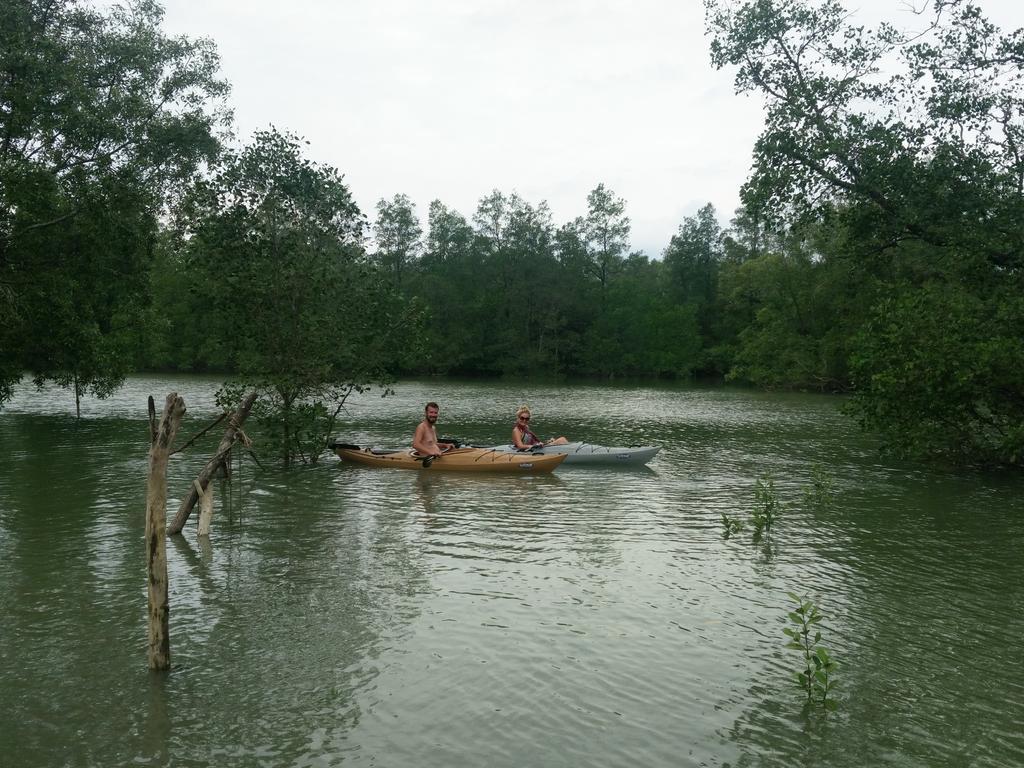 Calm At Bangphat Bor Saen Extérieur photo